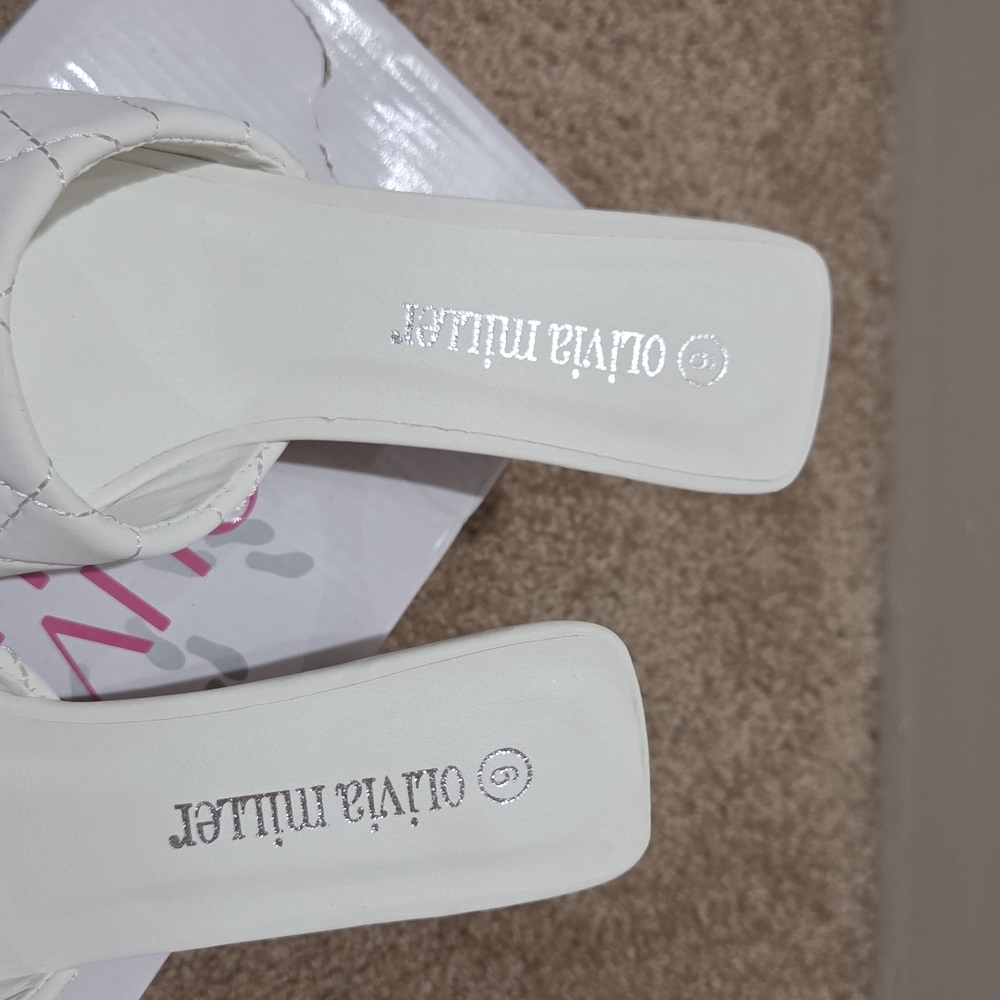Olivia Miller White Quilted Slide Mules - Picture 4 of 4